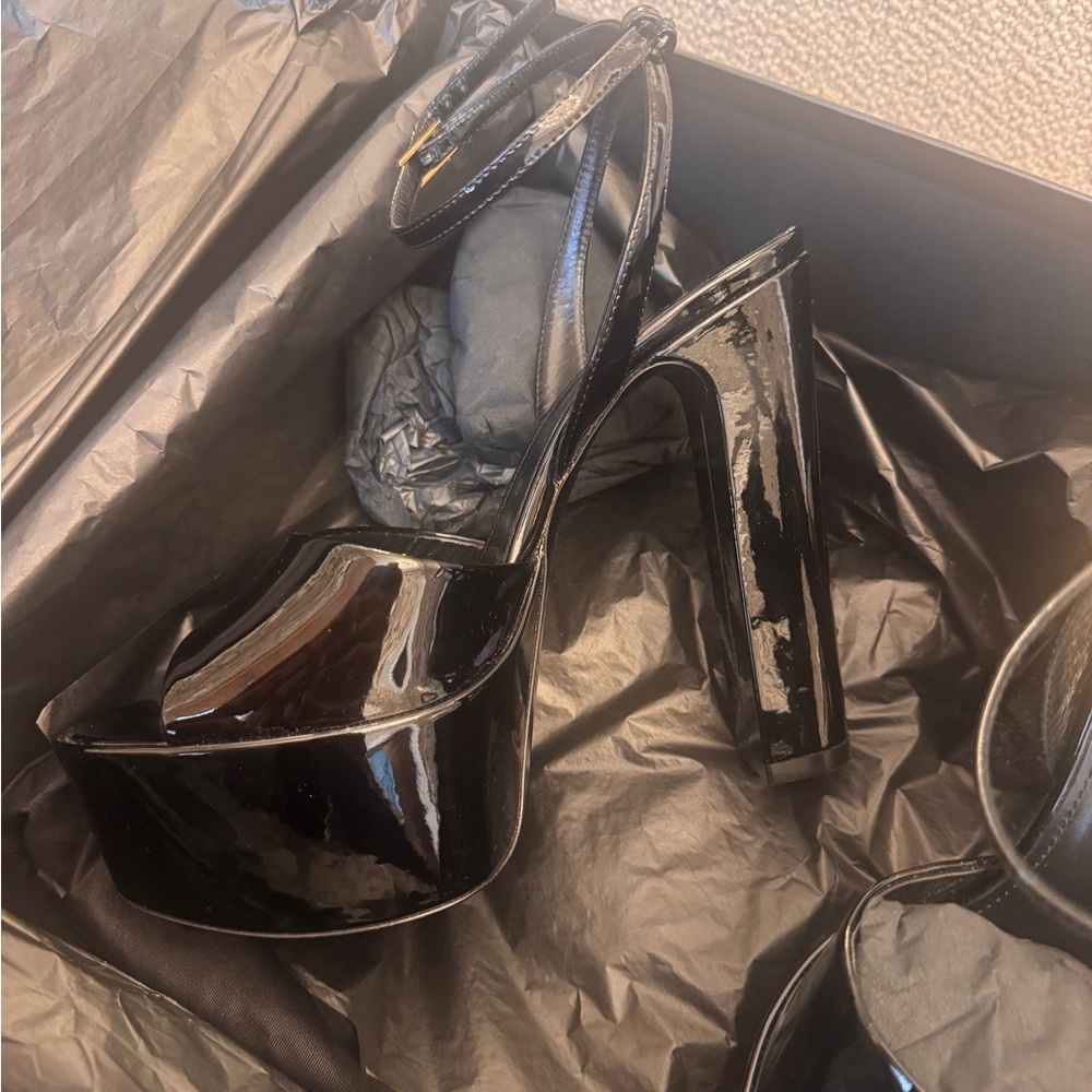 Saint Laurent Black Patent Leather Ankle-Strap Sandals new 36.5 - Picture 3 of 4
